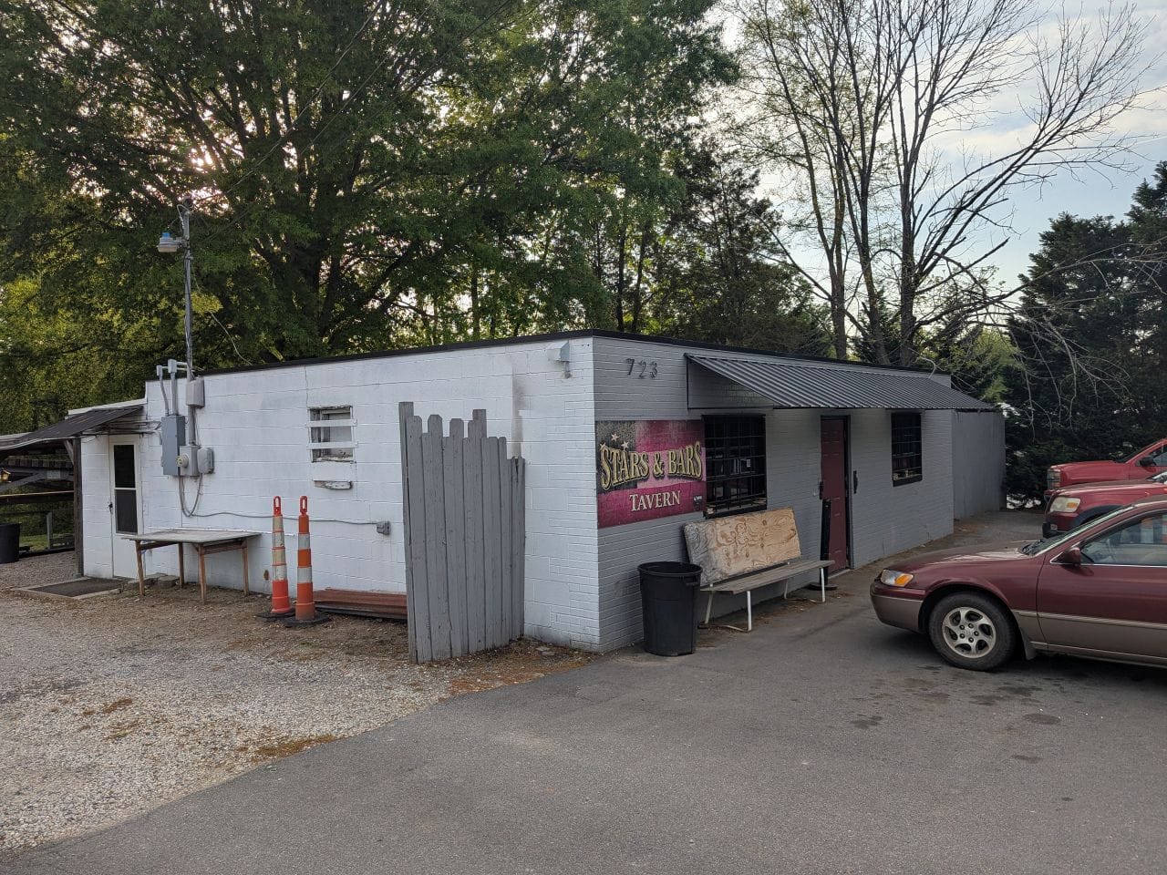 Stars and Bars Tavern